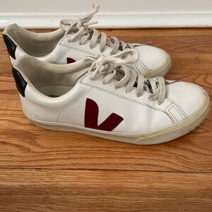 Veja  Esplar leather sneakers